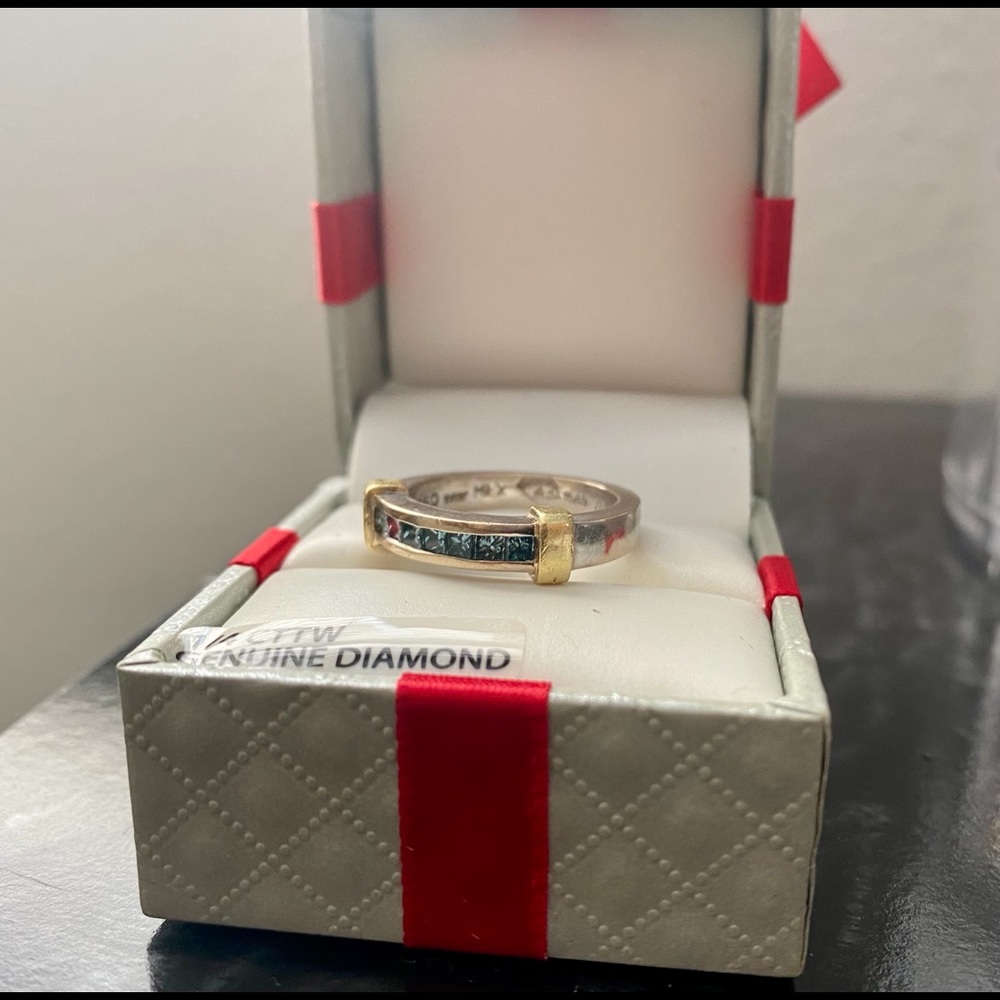 Authentic 750 solid gold with real diamonds